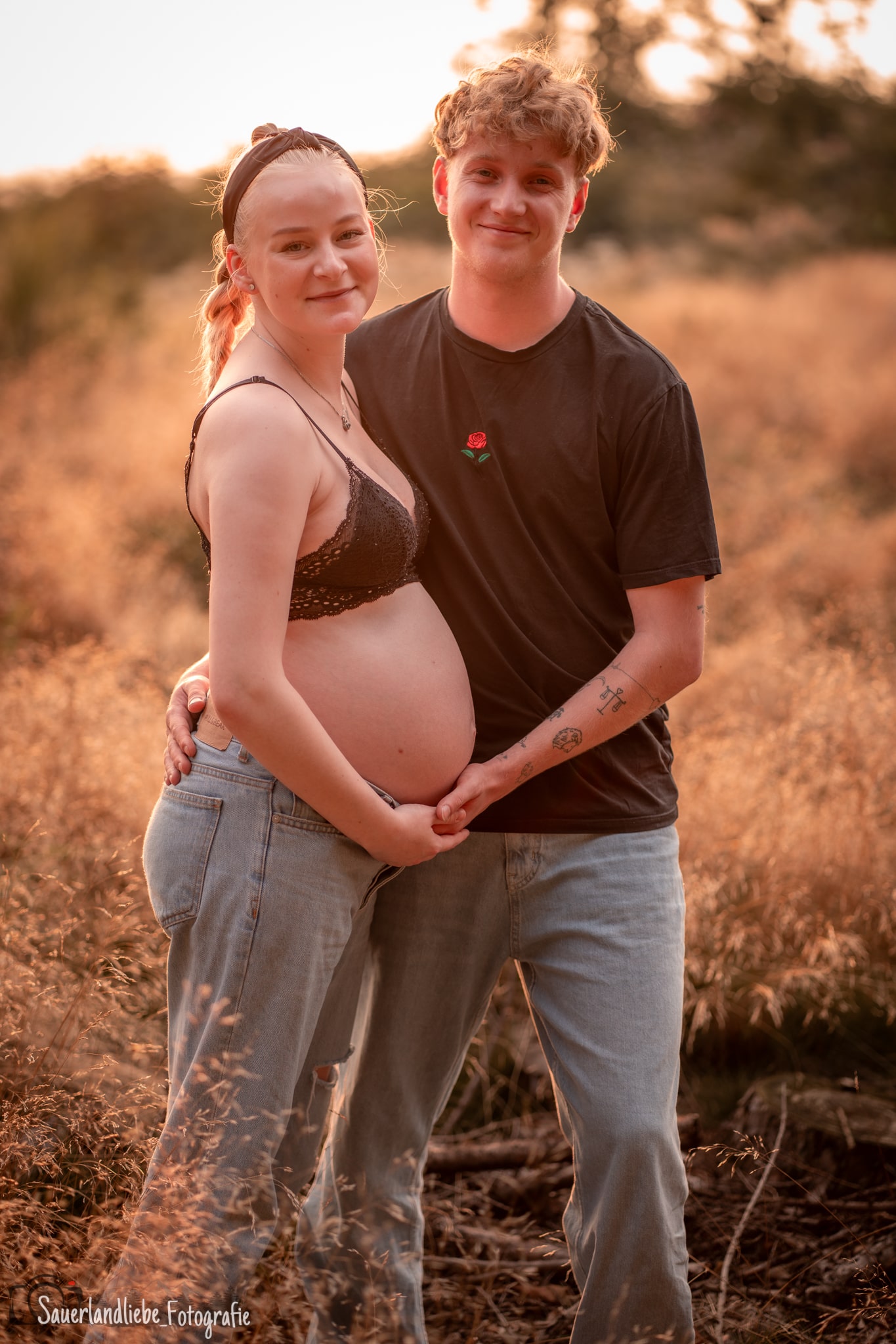 Babybauchfotografie in der Natur des Sauerlands (NRW)