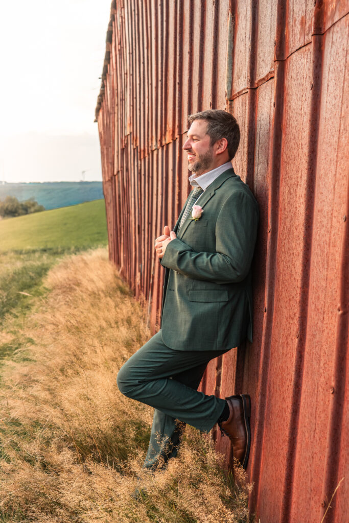 Bräutigam im Hochzeitsshooting Hochzeitsfotografin Olsberg Sauerland NRW